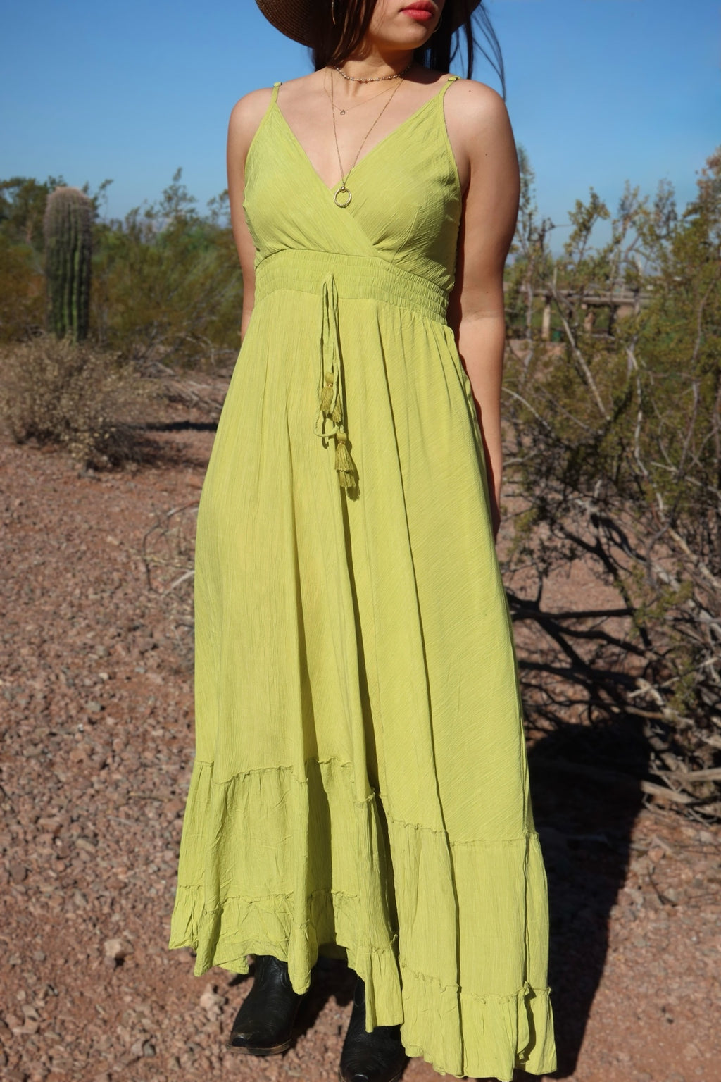 Naín dress Solid Pastel Green.